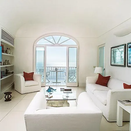 Coccodrilla By Myvillacollection * Capri