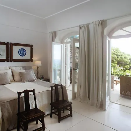 Coccodrilla By Myvillacollection 卡普里