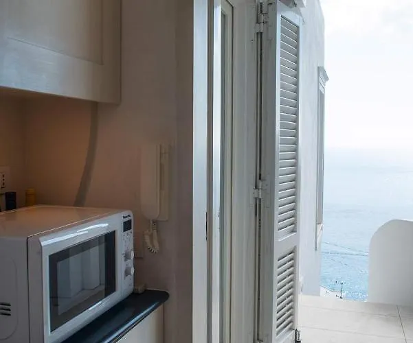 Coccodrilla By Myvillacollection * Capri