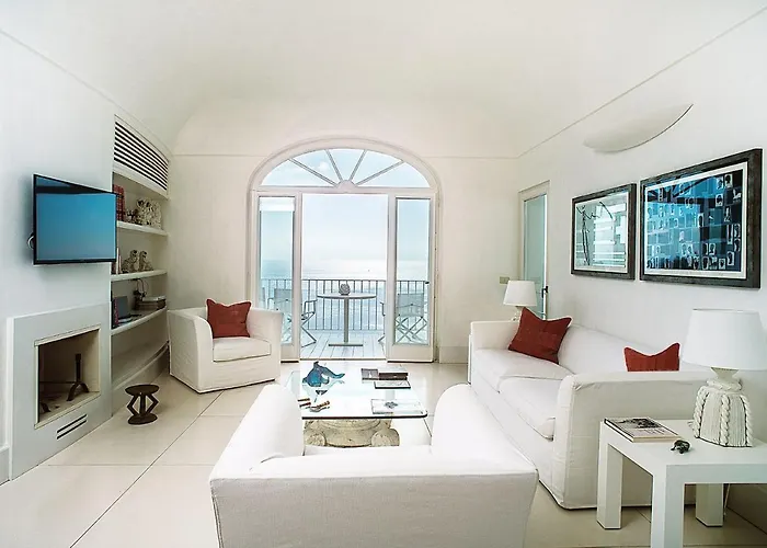 Coccodrilla By Myvillacollection * Capri