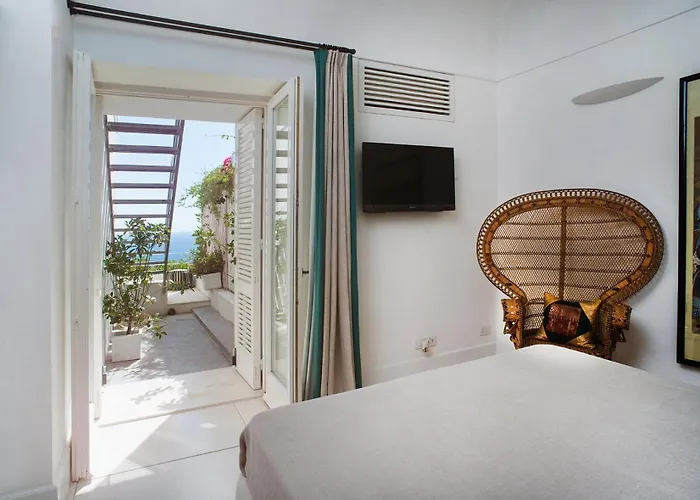 Coccodrilla By Myvillacollection Daire Capri