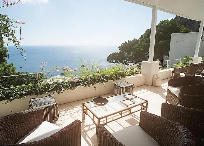 Coccodrilla By Myvillacollection * Κάπρι